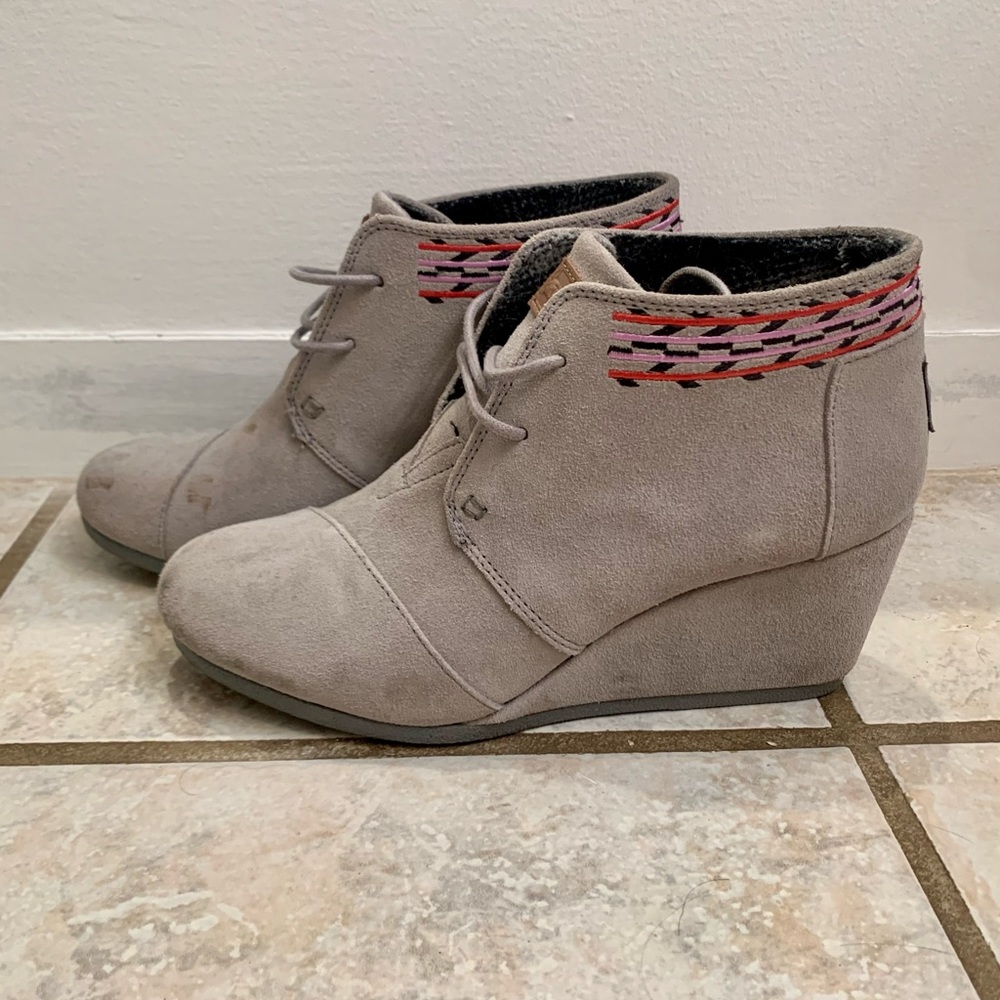 Toms Booty Wedge